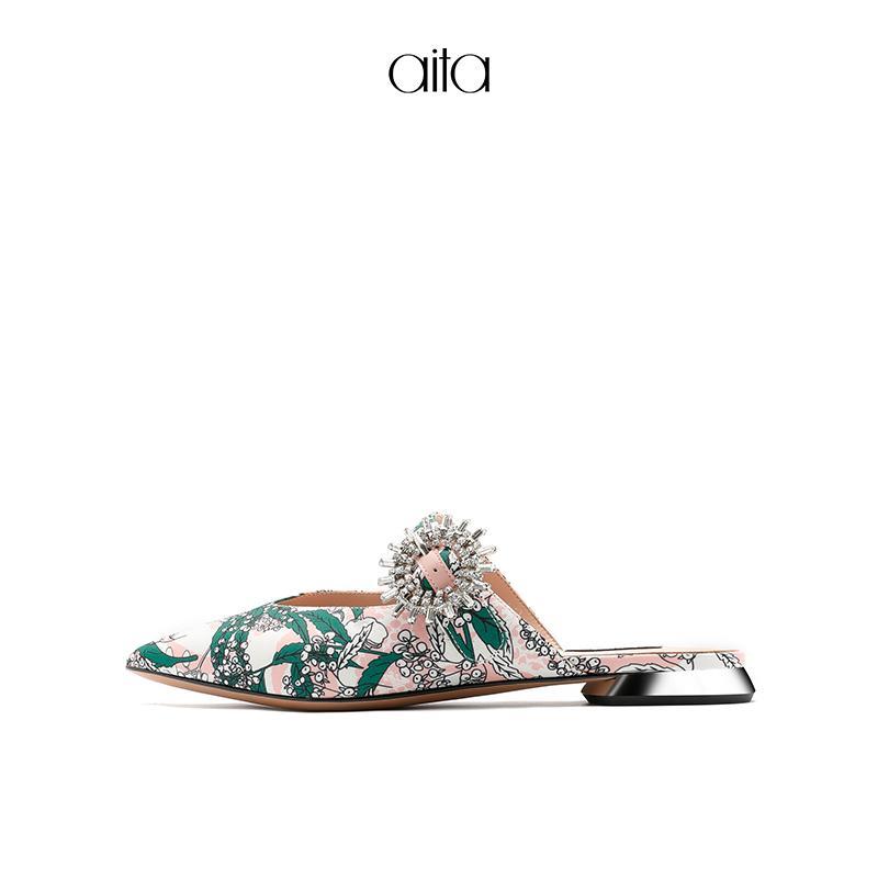 aita艾塔 春季新款尖头拖鞋浅口平底平跟女鞋丝绸布钻饰鞋子