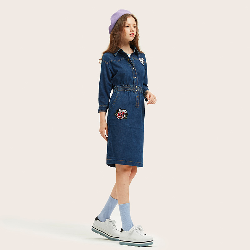 A21秋季新款女装弹力翻领牛仔裙橡筋落肩长袖连衣裙时尚中长裙4832195005