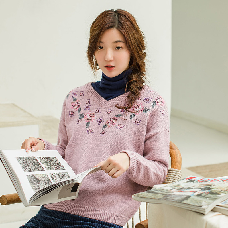 茵曼冬装罗纹V领提花宽松休闲文艺范复古套头毛衣女短款