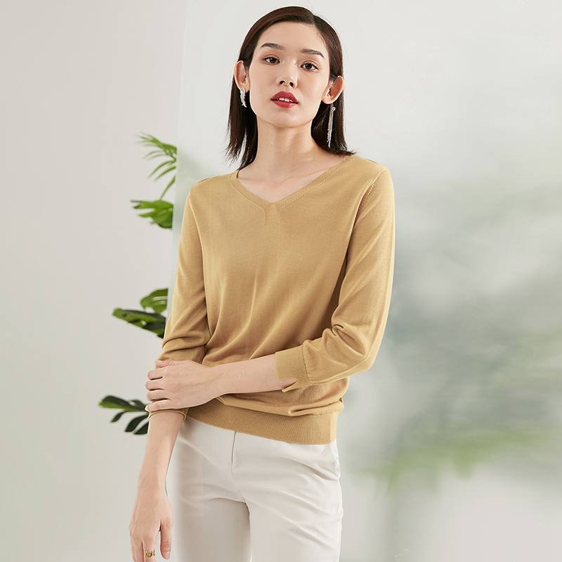 晚白2021春季新品简约百搭V领纯色休闲常规打底衫套头薄针织衫女
