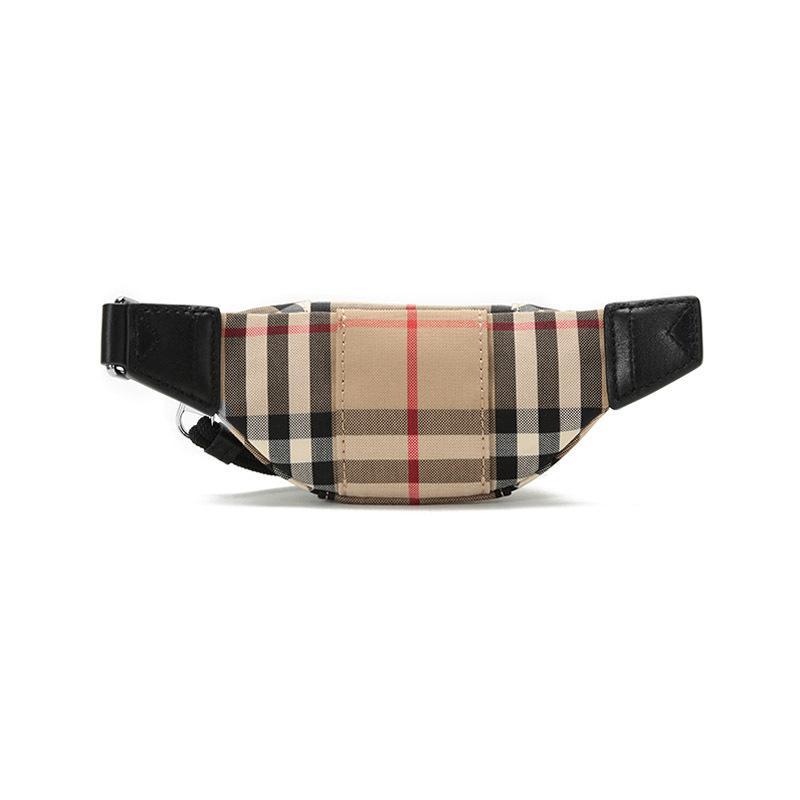 BURBERRY 博柏利 男女通用款 织物腰包造型吊饰零钱包 80310581