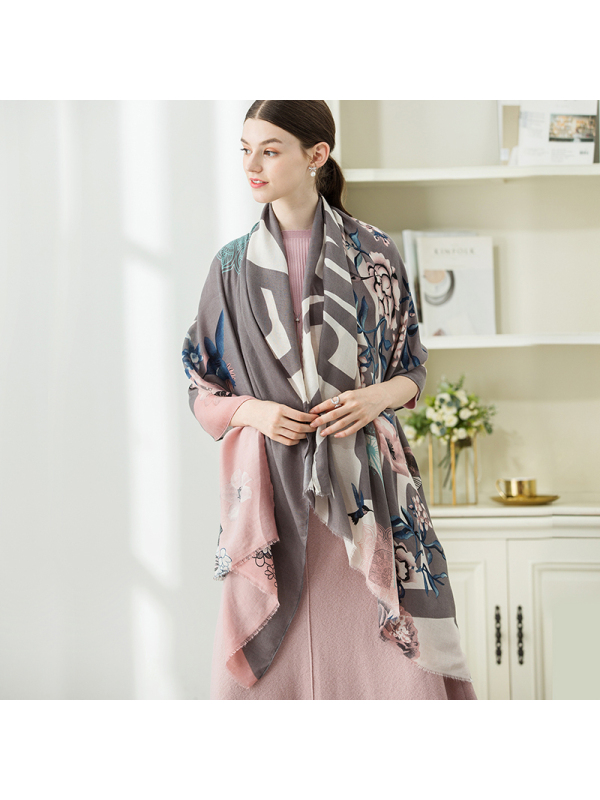 宏达HONDAR 2018秋季新品 女款时尚印花散穗保暖防晒多功能围巾披肩空调巾 WJ341A