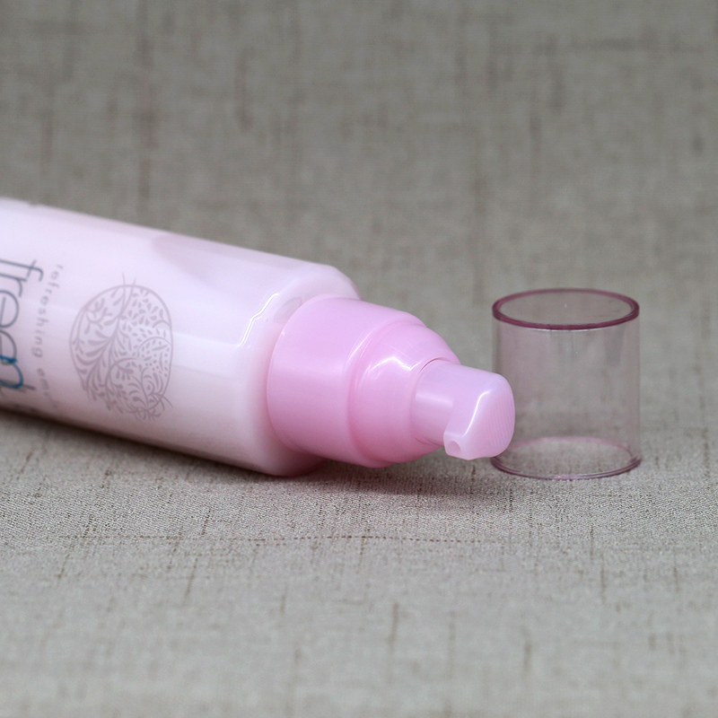 freeplus 芙丽芳丝 滋肤紧致清爽乳液100ml 功效：保湿补水