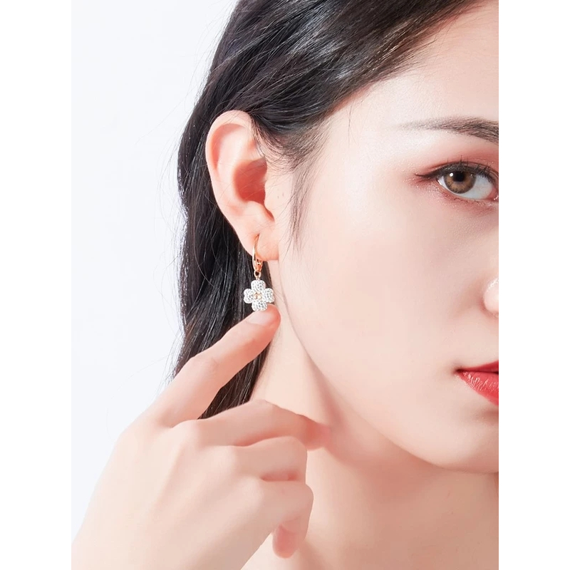 swarovski施华洛世奇典雅气质花朵玫瑰金色四叶草水晶耳环圆脸