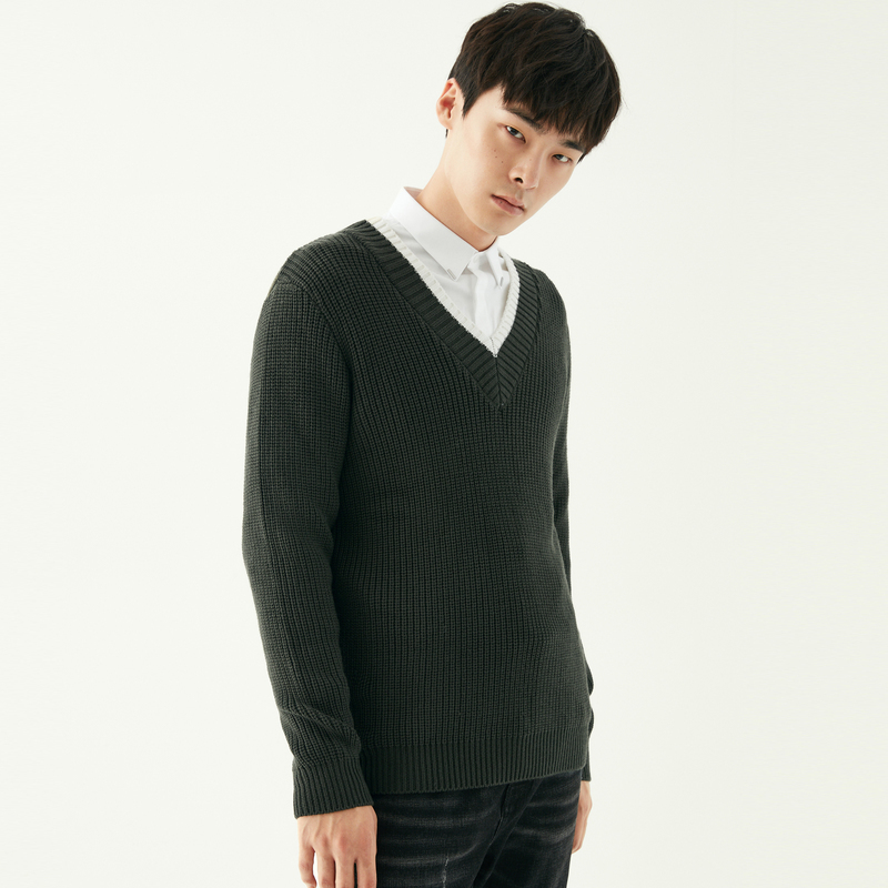 gxg男装冬季男士时尚简约气质军绿v领毛衫毛衣男_1
