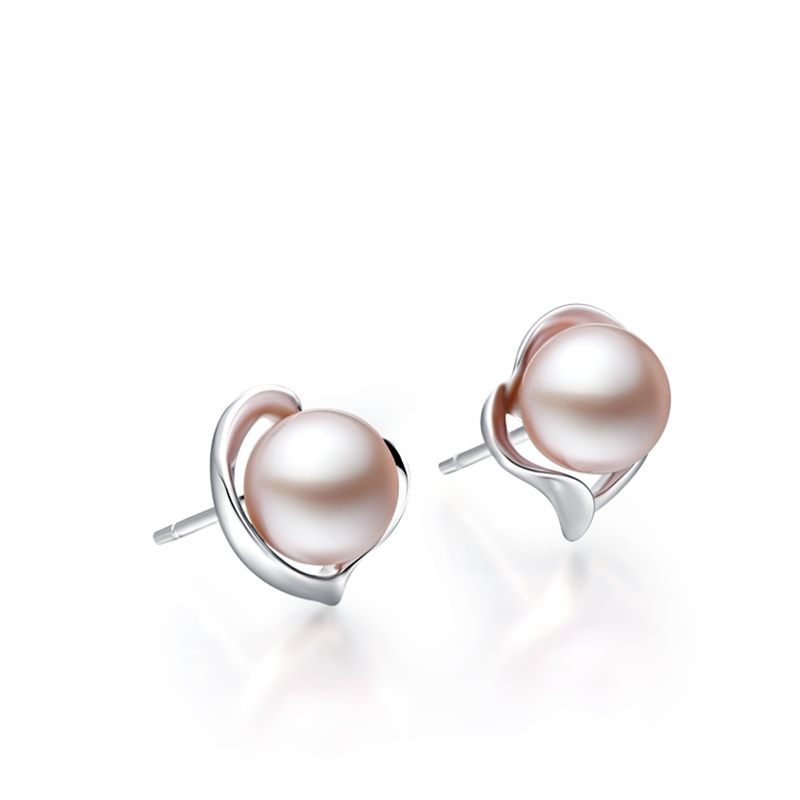 周大福优雅大方925银珍珠耳钉aq32851