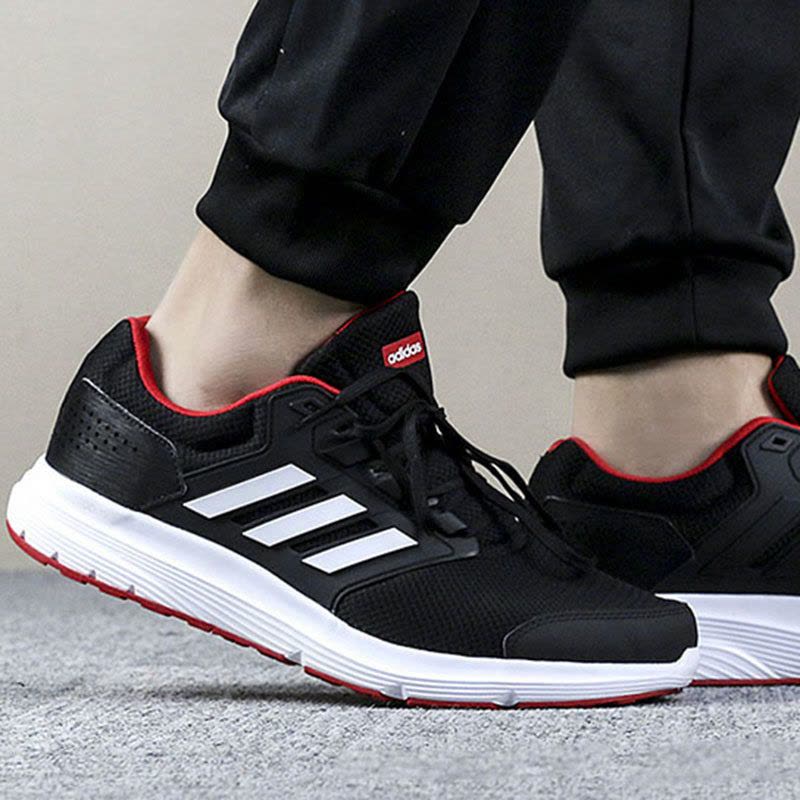 阿迪达斯（adidas）运动男女低帮网面轻便透气休闲跑步鞋B44622图片