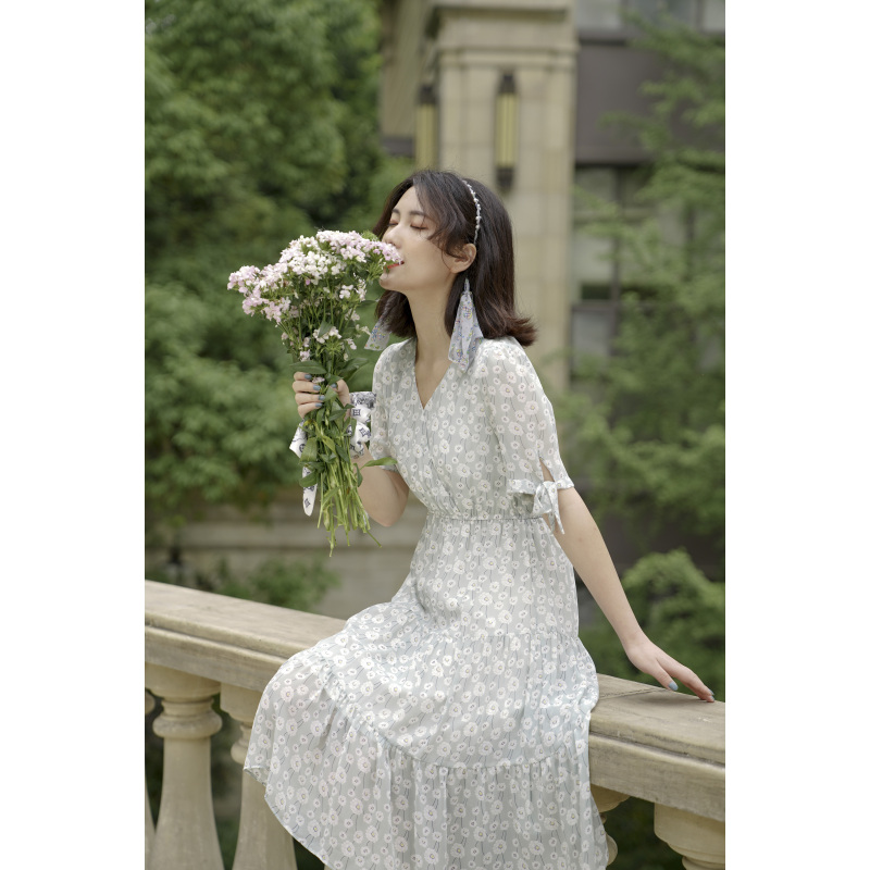 艾哲西 碎花连衣裙 EZ350201280