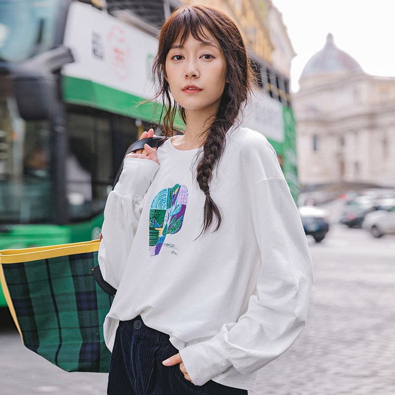 茵曼秋装纯棉圆领绣花落肩灯笼袖宽松文艺范套头卫衣女_1