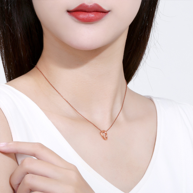 周六福(ZHOULIUFU)18K金吊坠爱心多彩玫瑰金彩金AU750心形锁骨小吊坠KR044910