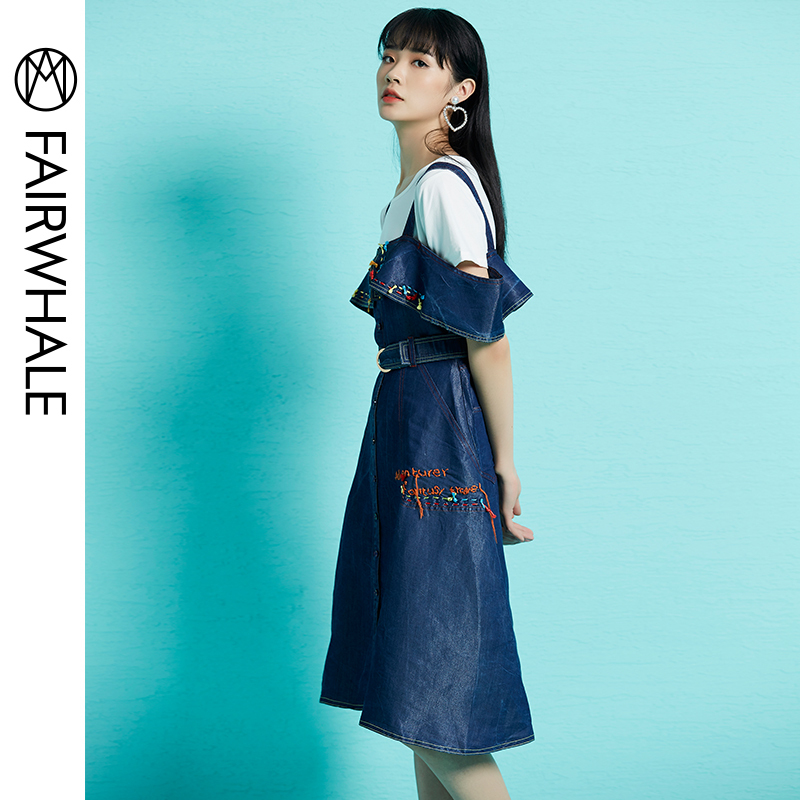 马克华菲女装2019夏新吊带一字肩牛仔连衣裙收腰学生大摆裙子
