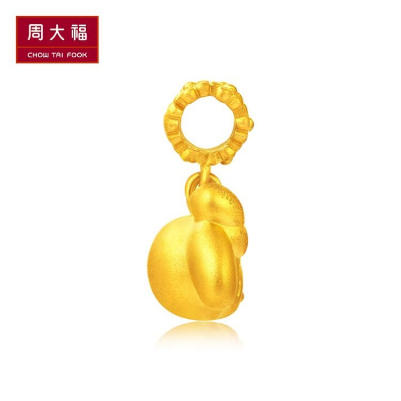 周大福My Melody美乐蒂蝴蝶结足金黄金吊坠R20331