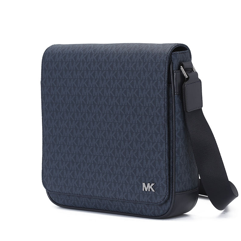 MK Jet Set Mens 邮差斜挎包 中号 印花LOGO款