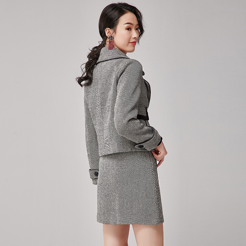 欧昵雪秋冬条纹呢子外套半身裙两件套女职业毛呢时尚套装