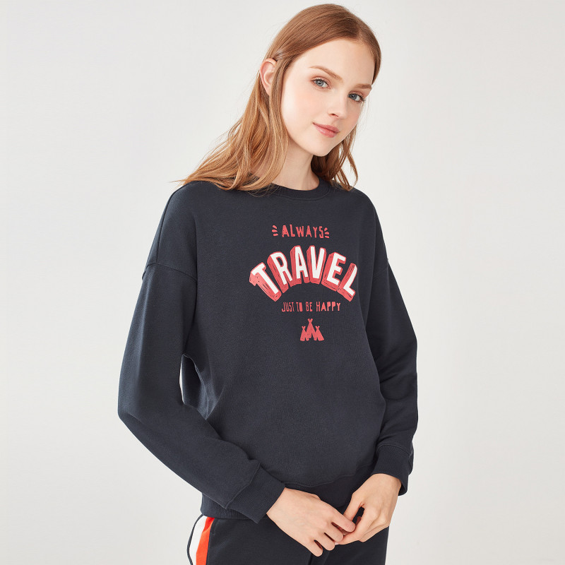 Giordano/佐丹奴卫衣女字母印花套头衫 女落肩袖圆领卫衣05398623