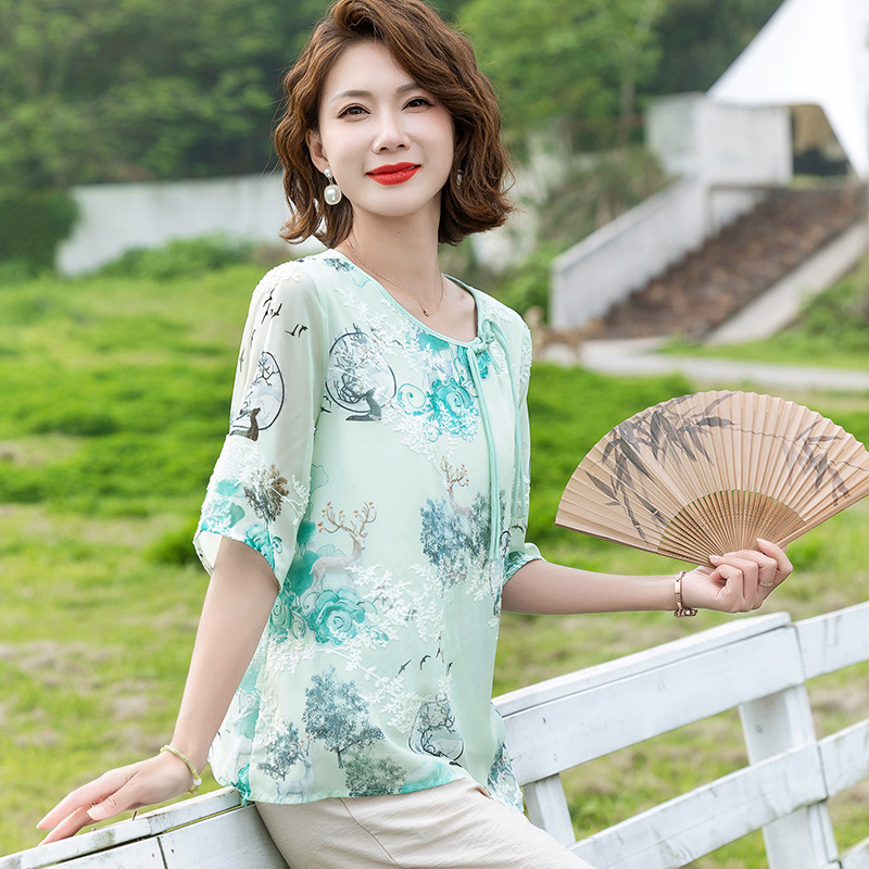 母亲节妈妈夏款短袖上衣雪纺小衫时尚绣花t恤中老年女夏季上衣服