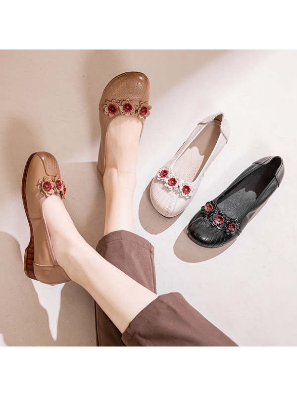 真皮妈妈鞋牛筋平跟浅口圆头民族风中老年花朵跳舞单鞋女