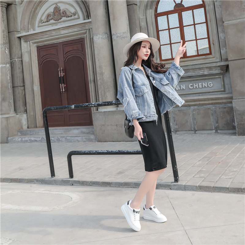 卡帝乐鳄鱼/CARTELO 19春夏款女款韩版简约易打理厚底增高小白鞋运动休闲鞋