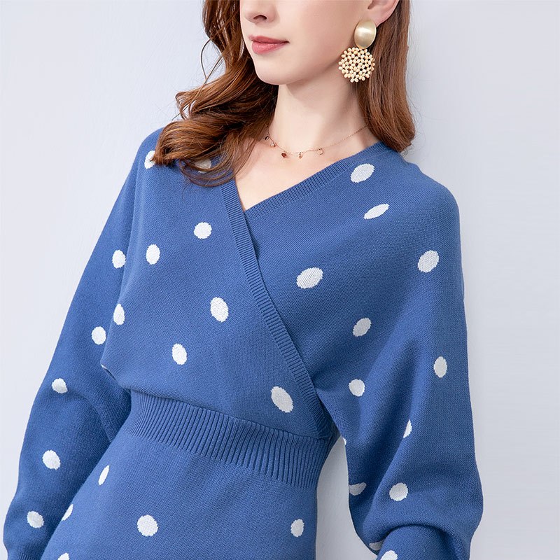 晚白 女裙装2019春季新品V领波点收腰中长款包臀裙长袖针织连衣裙