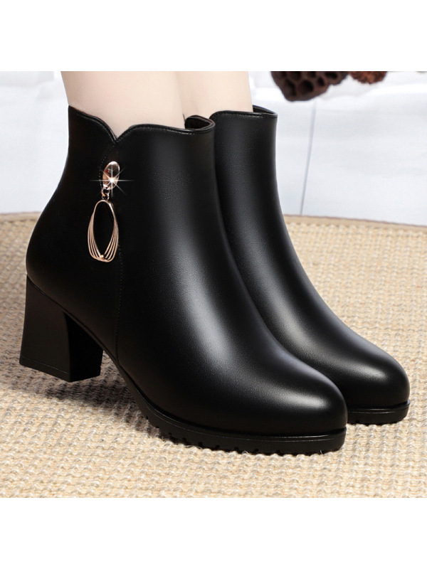 秋冬新款马丁靴侧拉链中跟短靴女粗跟软皮时尚防滑中年皮靴子