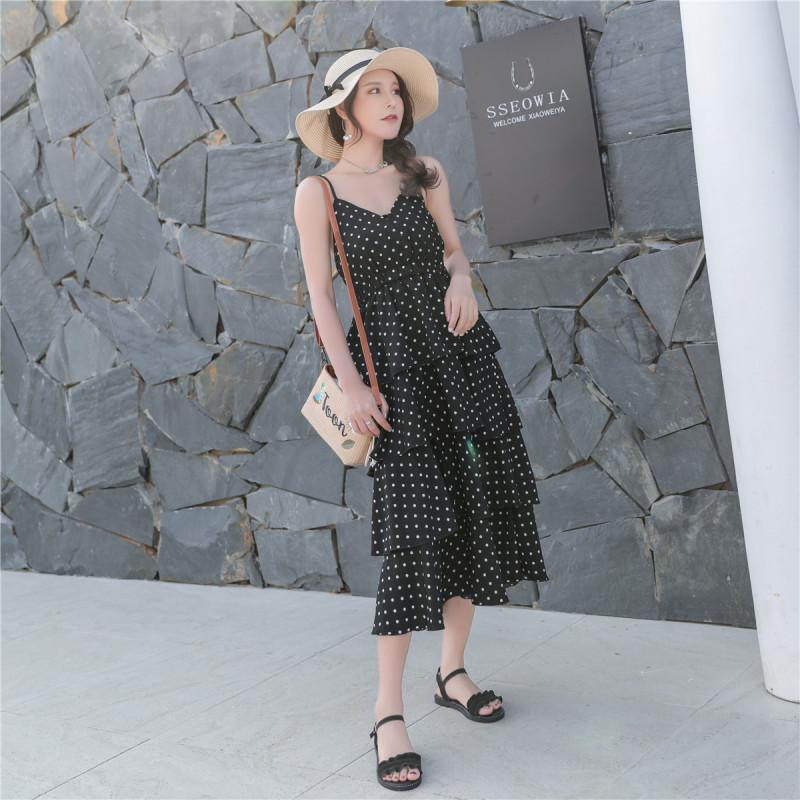 卡帝乐鳄鱼(CARTELO)19夏季款简约中空波浪带低跟舒适百搭女士凉鞋休闲单鞋