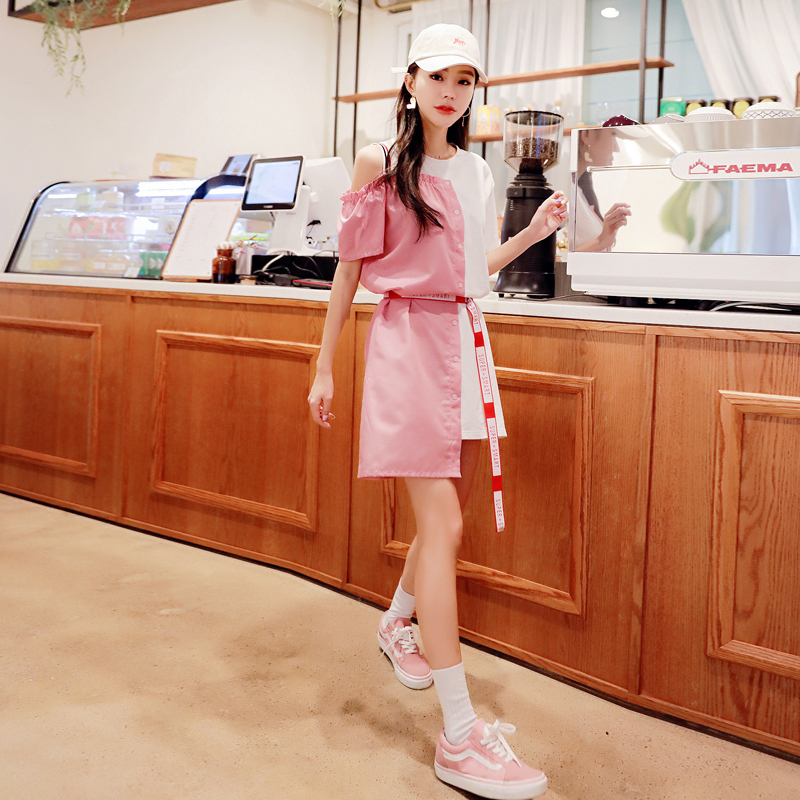 韩都衣舍2018夏装新款女装韩版拼接不规则露肩裙子连衣裙IG8106僥