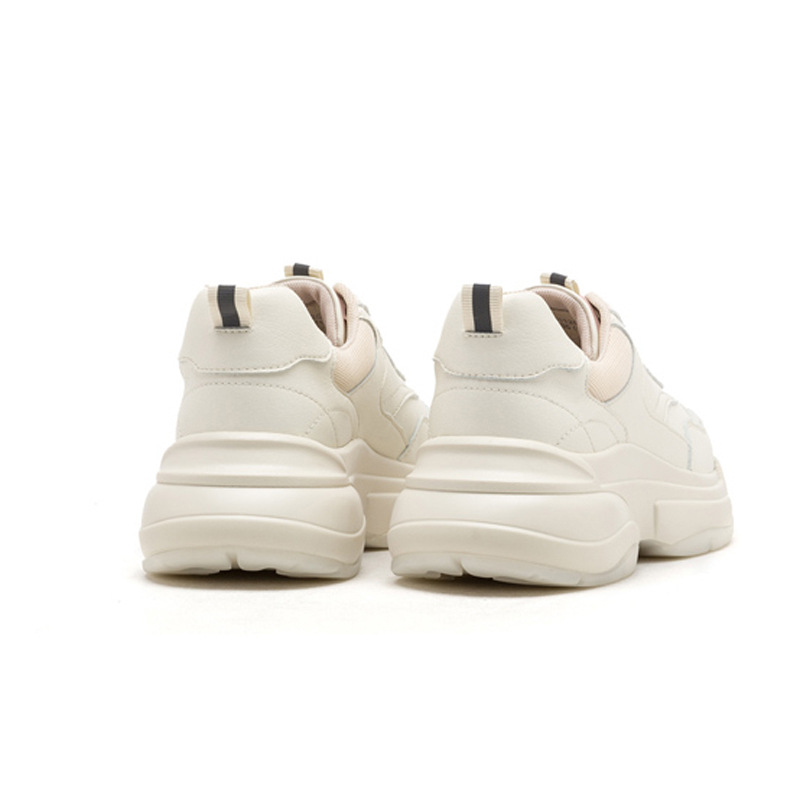 星期六(ST&SAT)秋季新品圆头深口亮片小白鞋单鞋女SS93112078