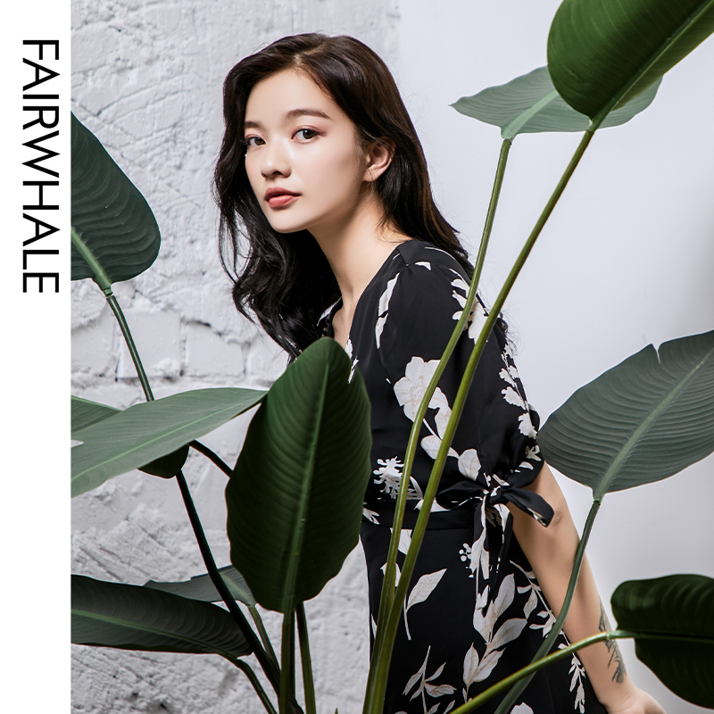 马克华菲女装气质连衣裙女神范2020新款夏季复古开叉印花长裙