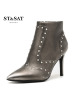 St&Sat/星期六冬新款牛皮尖头金属铆钉高跟短靴女靴子SS64117054