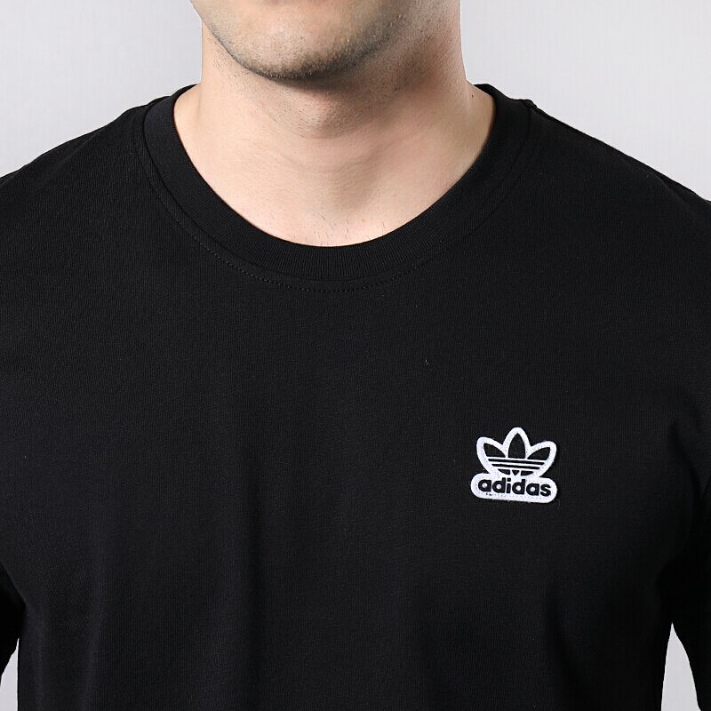 阿迪达斯adidas运动t恤