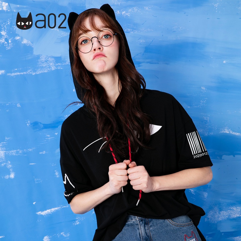 a02新款个性小黑印花宽松抽绳连帽卫衣女潮DTU2C0151KT