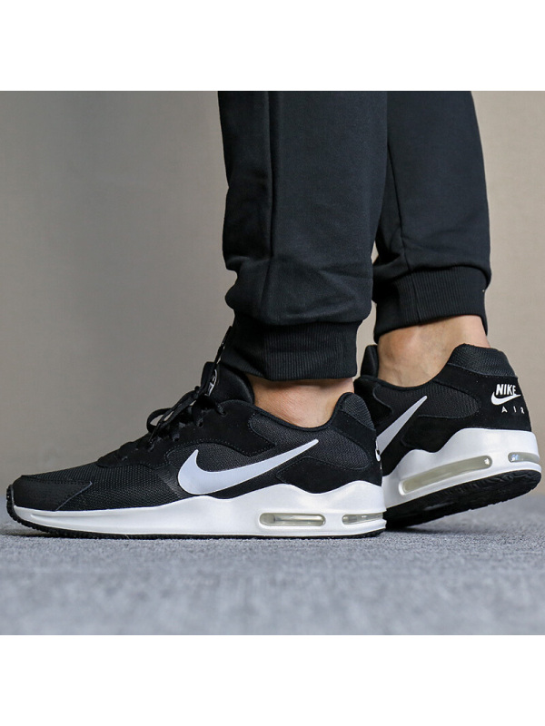 耐克（NIKE）男款低帮气垫轻便透气跑步鞋运动鞋916768