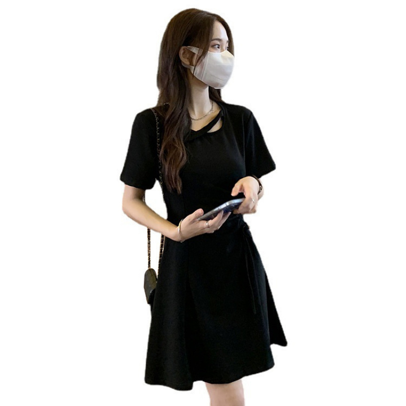黑色连衣裙女年夏季新款小个子抽绳显瘦气质修身赫本风短裙子
