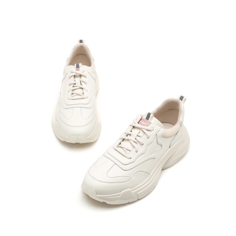 星期六(ST&SAT)秋季新品圆头深口亮片小白鞋单鞋女SS93112078