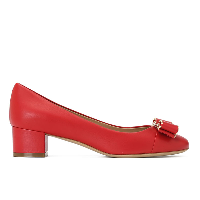 FERRAGAMO Vara 中跟鞋01N555