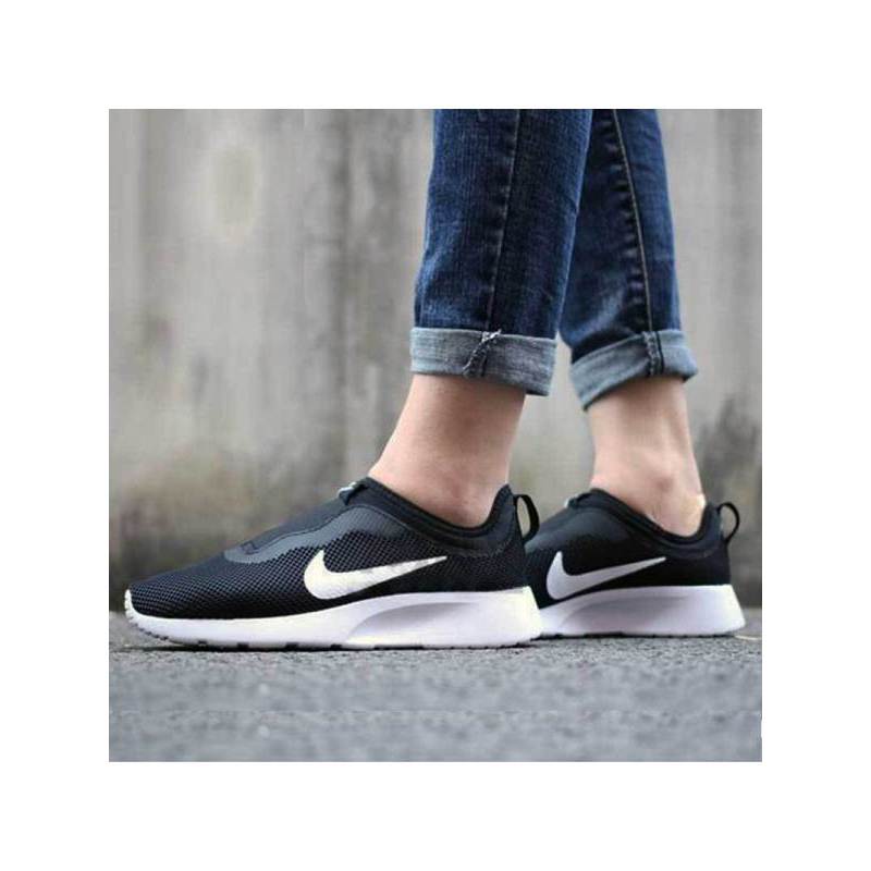 NIKE耐克女子休闲运动鞋轻便透气跑步鞋902866-002