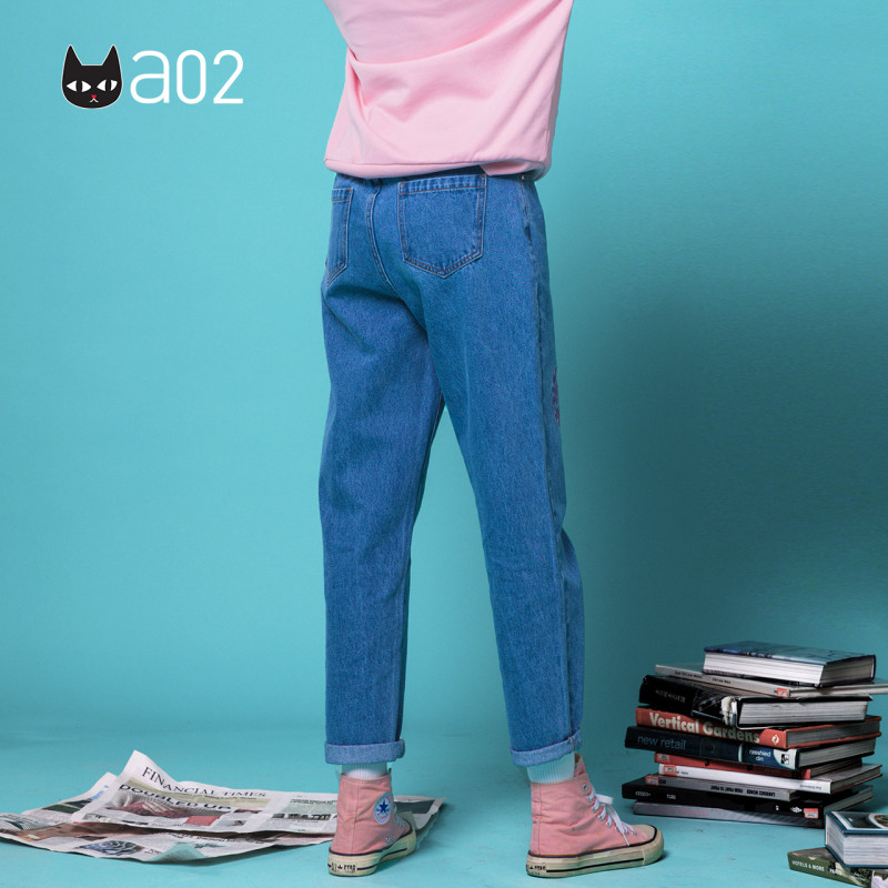 a02新款2020时尚小黑卡通刺绣直筒宽松牛仔裤女DTV5A0011PN