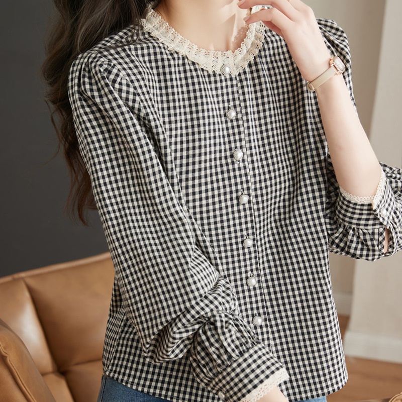 法式圆领蕾丝格子衬衫女春季新款时尚百搭气质衬衣b0568