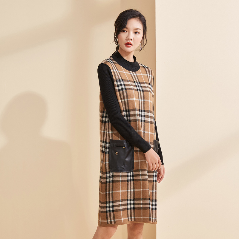 金菊秋冬新款连衣裙女简约宽松中长款小立领格纹时尚百搭打底裙