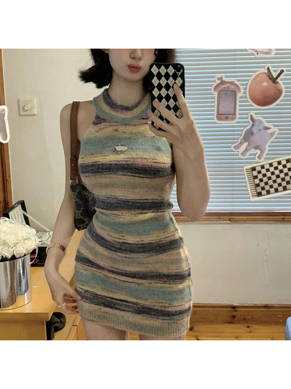 纯欲风辣妹撞色条纹挂脖针织连衣裙女夏季新款修身显瘦包臀吊带裙