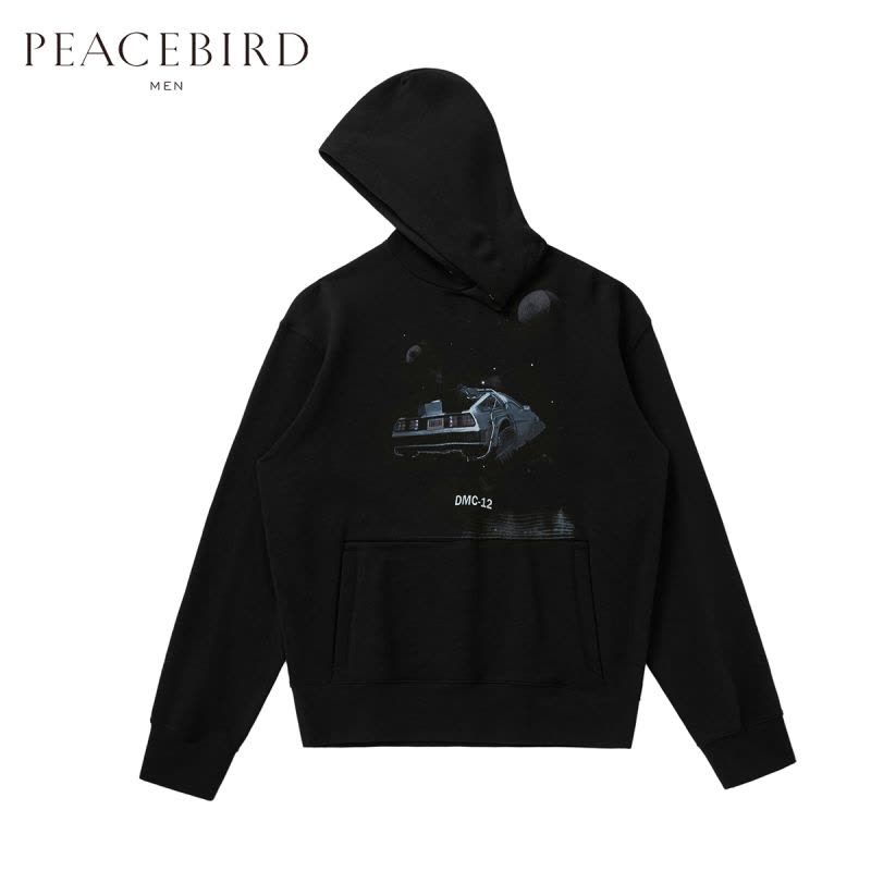 太平鸟男装春季新款时尚创意汽车印花卫衣连帽黑色纯棉帅气衣服图片