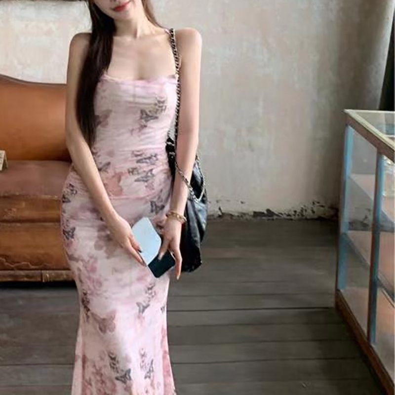 纯欲风蝴蝶印花性感吊带连衣裙女夏收腰露背绑带包臀裙长裙子新款