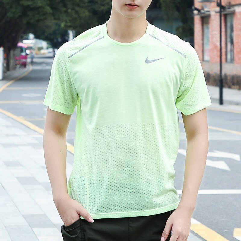 耐克nike男款运动休闲drifit短袖t恤aq9920