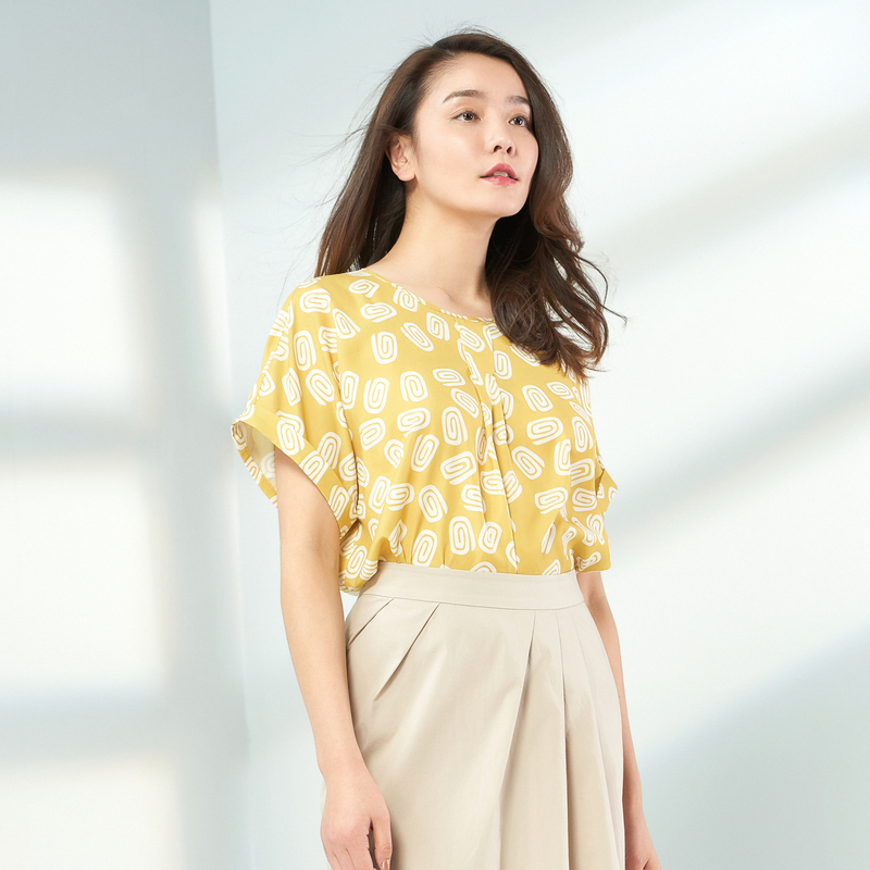 鄂尔多斯ERDOS 春夏时尚印花蝙蝠袖宽松薄款女士短袖T恤