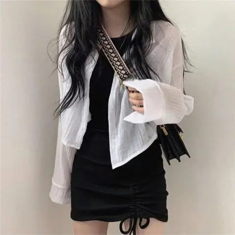 设计感挂脖式坎肩吊带裙子春夏复古气质赫本风无袖黑色连衣裙女装