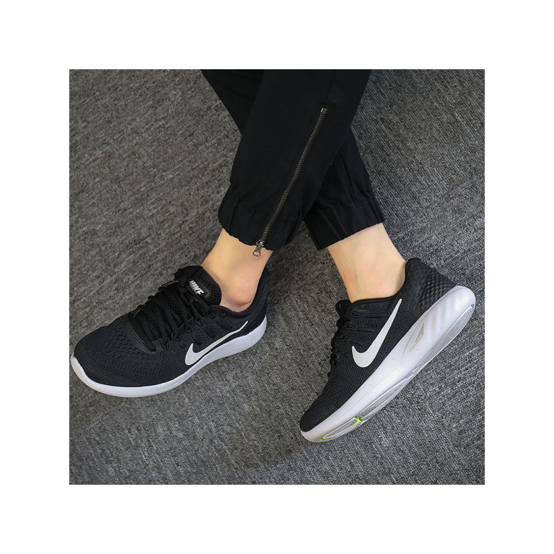 NIKE耐克女鞋冬季登月网面透气运动跑步休闲鞋843726-001