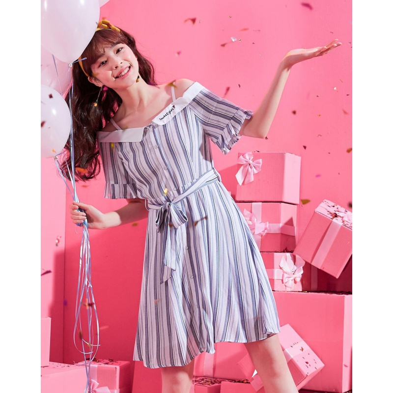拉夏贝尔夏季新款韩版条纹系带收腰显瘦吊带学生A字中长连衣裙女