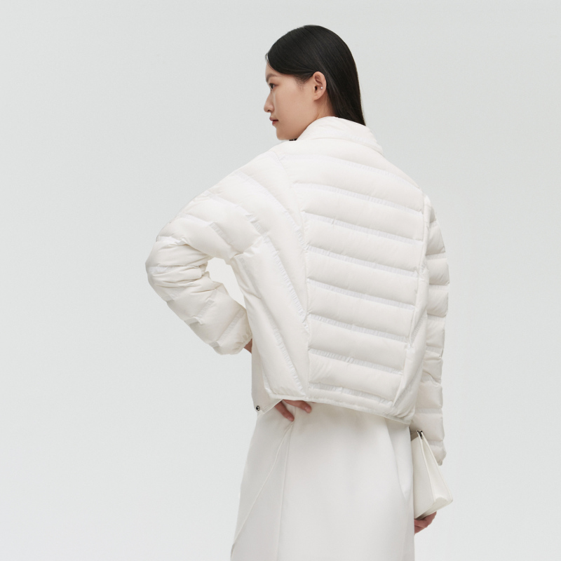波司登女士鹅绒羽绒服冬短款轻商务宽松弹力下摆纯色简约时尚百搭