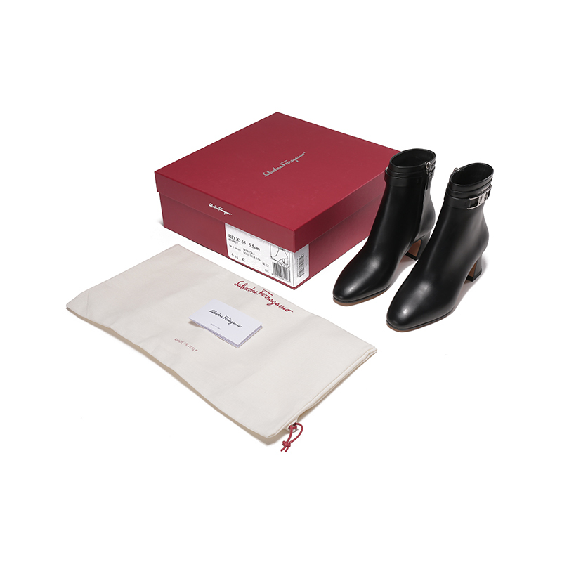 菲拉格慕 Salvatore Ferragamo 女士牛皮革VARA链饰高跟粗跟靴子短靴踝靴 0753957