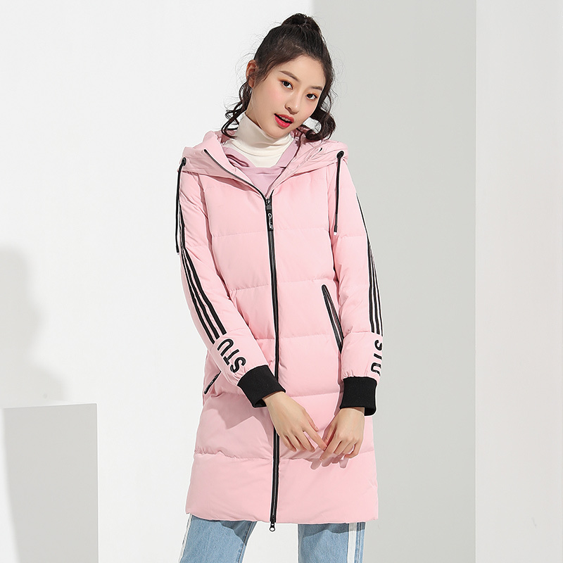 千仞岗2019新品时尚运动羽绒服女中长款连帽条纹学院风外套